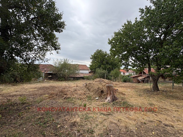 Продава КЪЩА, с. Дойренци, област Ловеч, снимка 2 - Къщи - 54308496