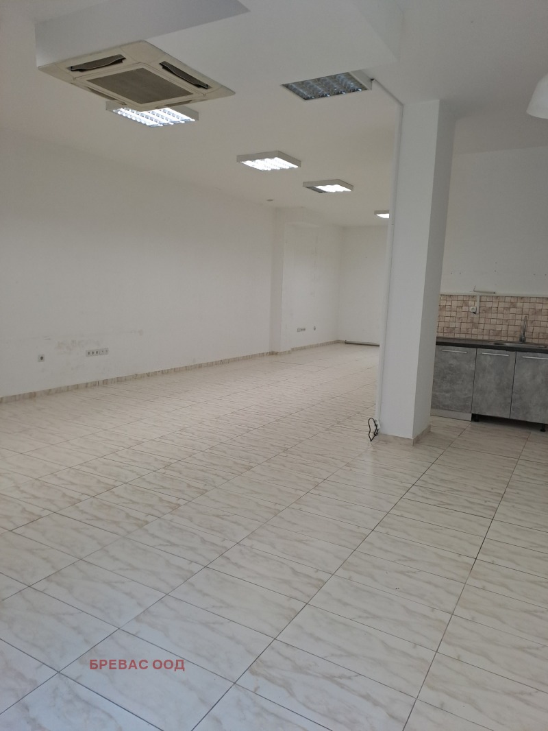 Продава МАГАЗИН, гр. София, Полигона, снимка 14 - Магазини - 53590167