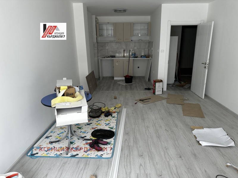 Zu verkaufen  1 Schlafzimmer Kardschali , Zentar , 81 qm | 84460754