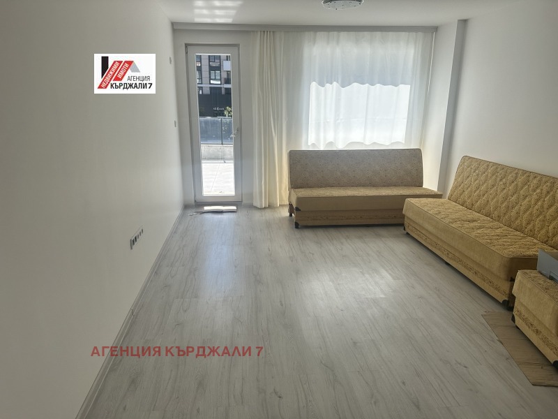 Продава  2-стаен град Кърджали , Център , 81 кв.м | 84460754 - изображение [2]