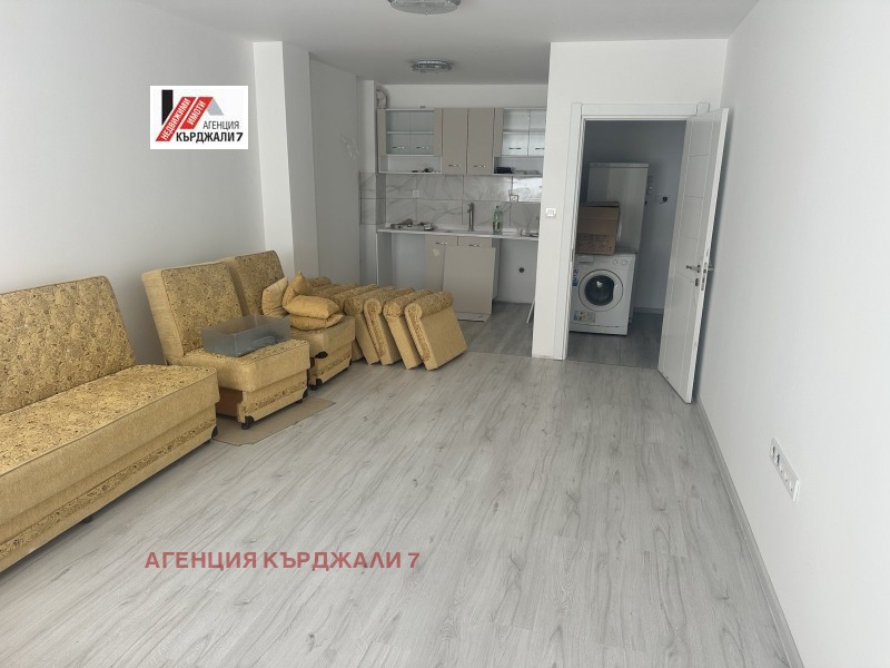 Продава  2-стаен град Кърджали , Център , 81 кв.м | 84460754 - изображение [10]