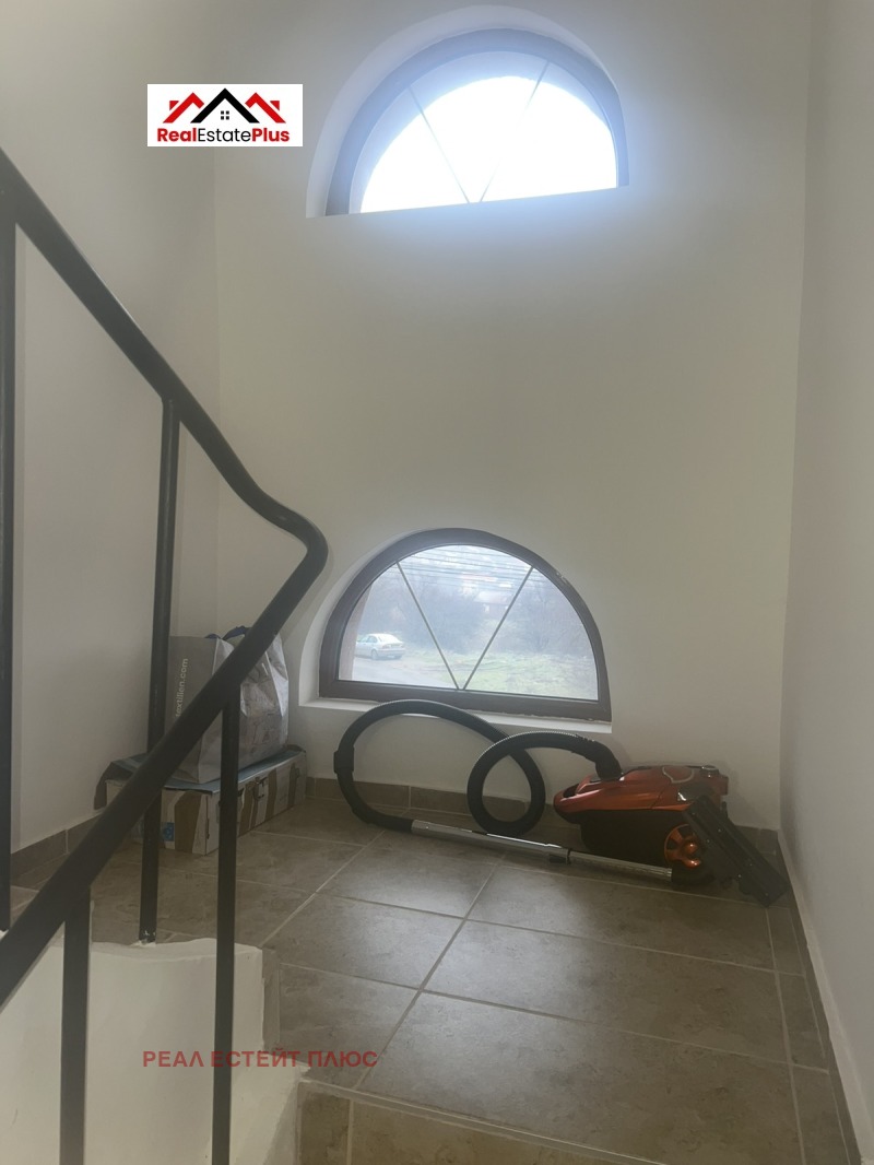 Продава КЪЩА, гр. Ловеч, Гозница, снимка 11 - Къщи - 53322873