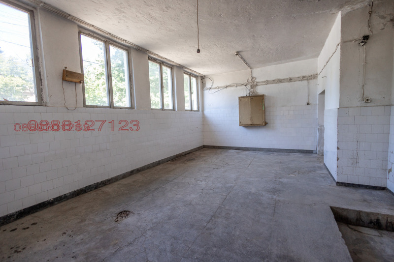 Продава ПРОМ. ПОМЕЩЕНИЕ, гр. Севлиево, област Габрово, снимка 3 - Производствени сгради - 52782941