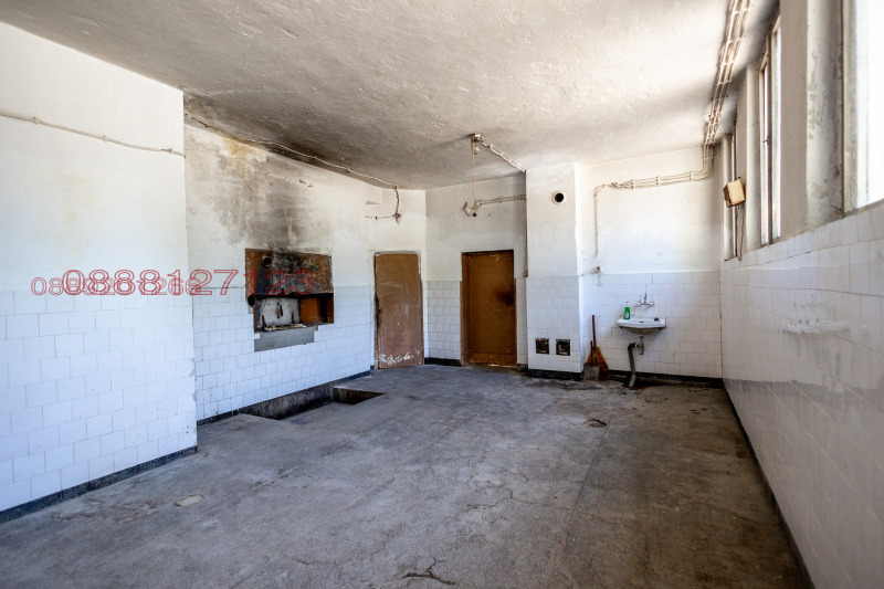 Продава ПРОМ. ПОМЕЩЕНИЕ, гр. Севлиево, област Габрово, снимка 4 - Производствени сгради - 52782941