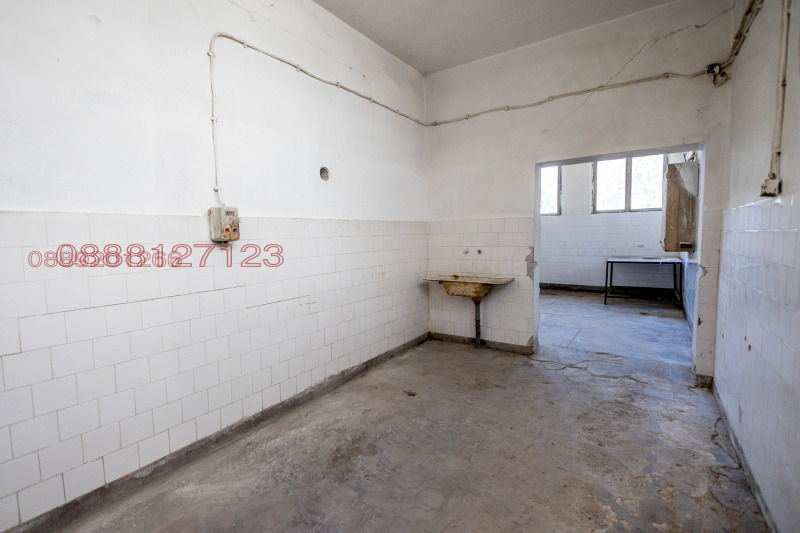 Продава ПРОМ. ПОМЕЩЕНИЕ, гр. Севлиево, област Габрово, снимка 2 - Производствени сгради - 52782941