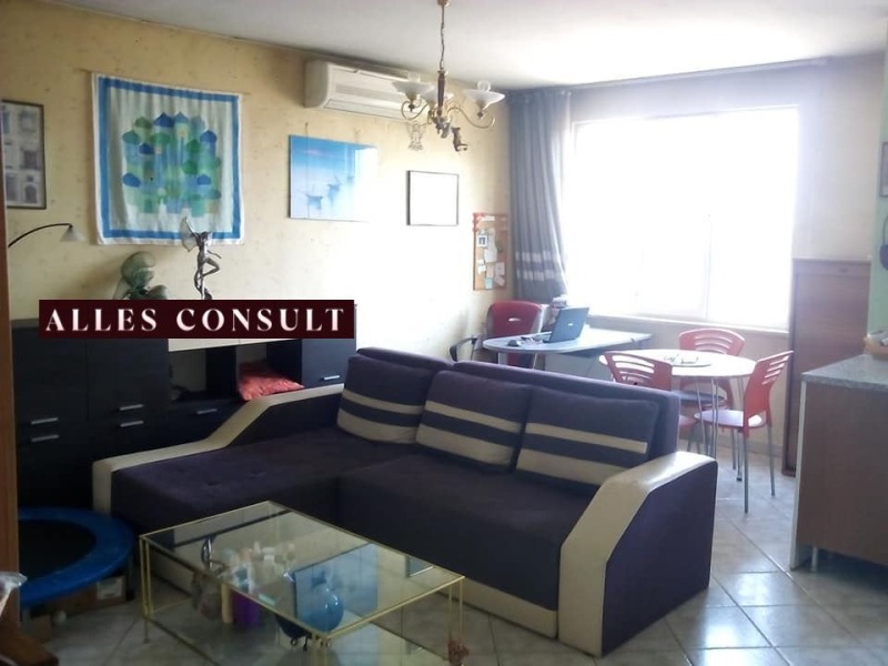 Продава 3-СТАЕН, гр. София, Оборище, снимка 2 - Апартаменти - 52480656