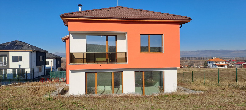 Продава КЪЩА, гр. Божурище, област София област, снимка 2 - Къщи - 51495799