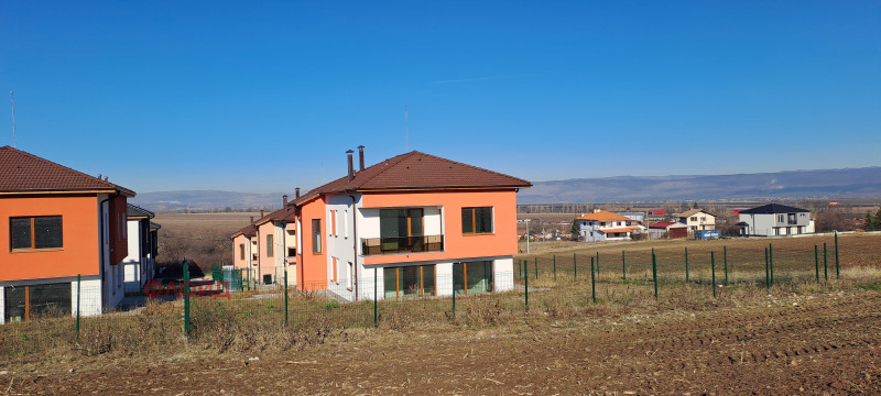 Продава КЪЩА, гр. Божурище, област София област, снимка 2 - Къщи - 51495799