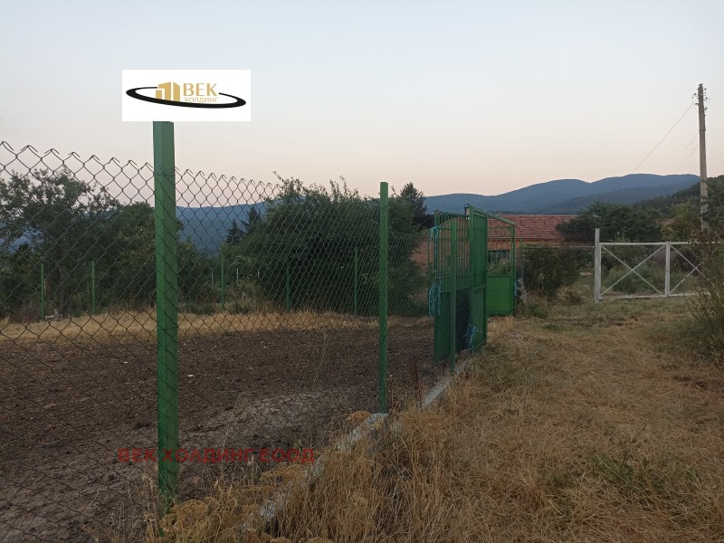 En venta  Trama región Pazardzhik , Rozovo , 800 metros cuadrados | 78563606