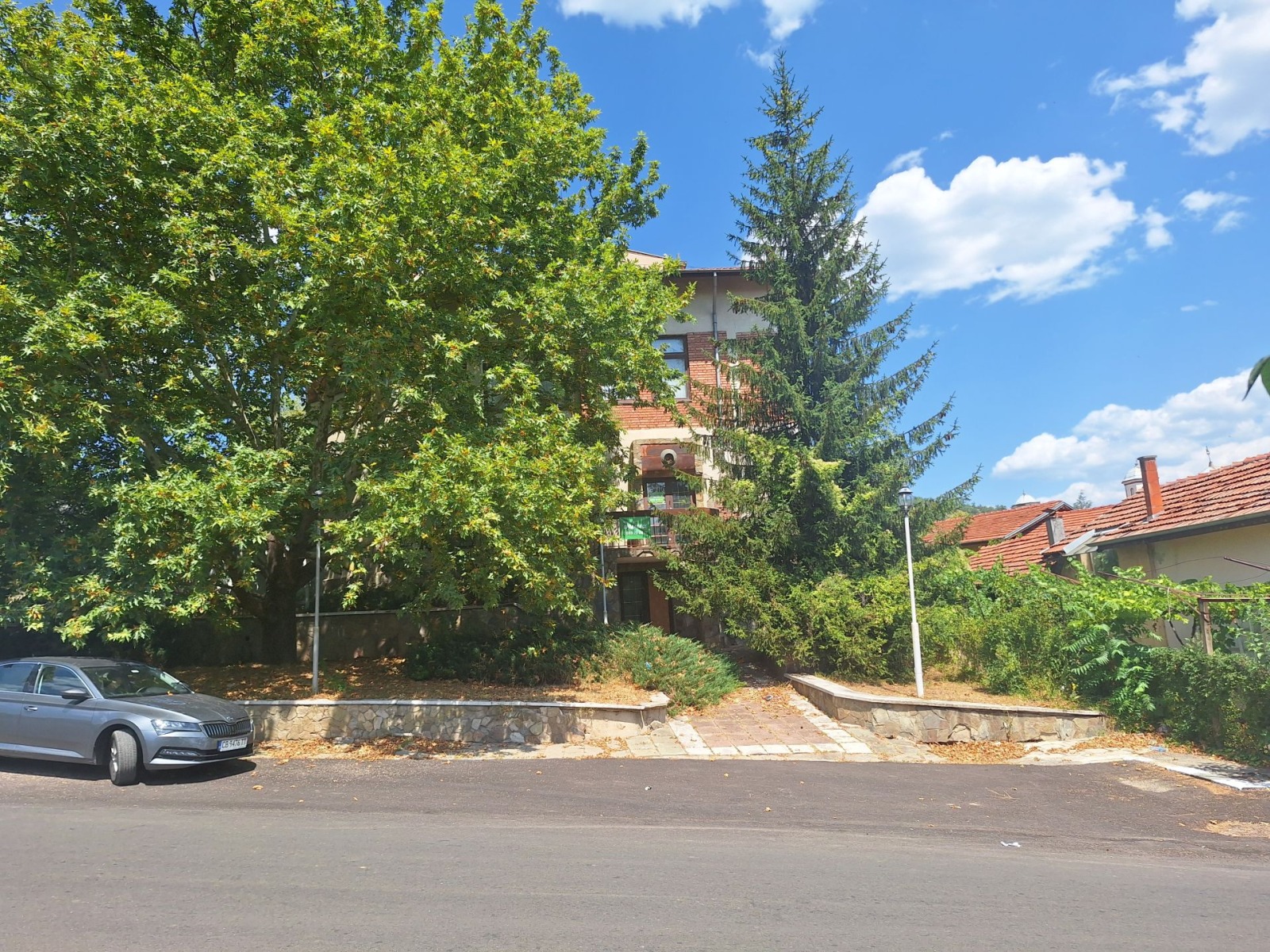 Продава КЪЩА, с. Драговищица, област Кюстендил