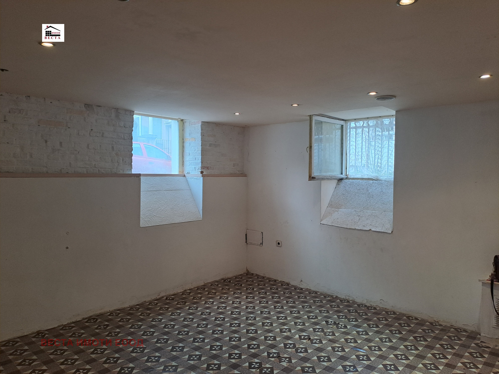 Продава ЗАВЕДЕНИЕ, гр. Варна, Център, снимка 2 - Заведения - 54421529