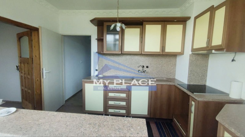 Продава МНОГОСТАЕН, гр. Шумен, Болницата