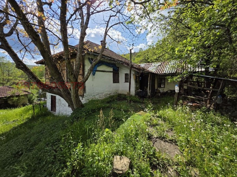 Продава КЪЩА, с. Руевци, област Габрово