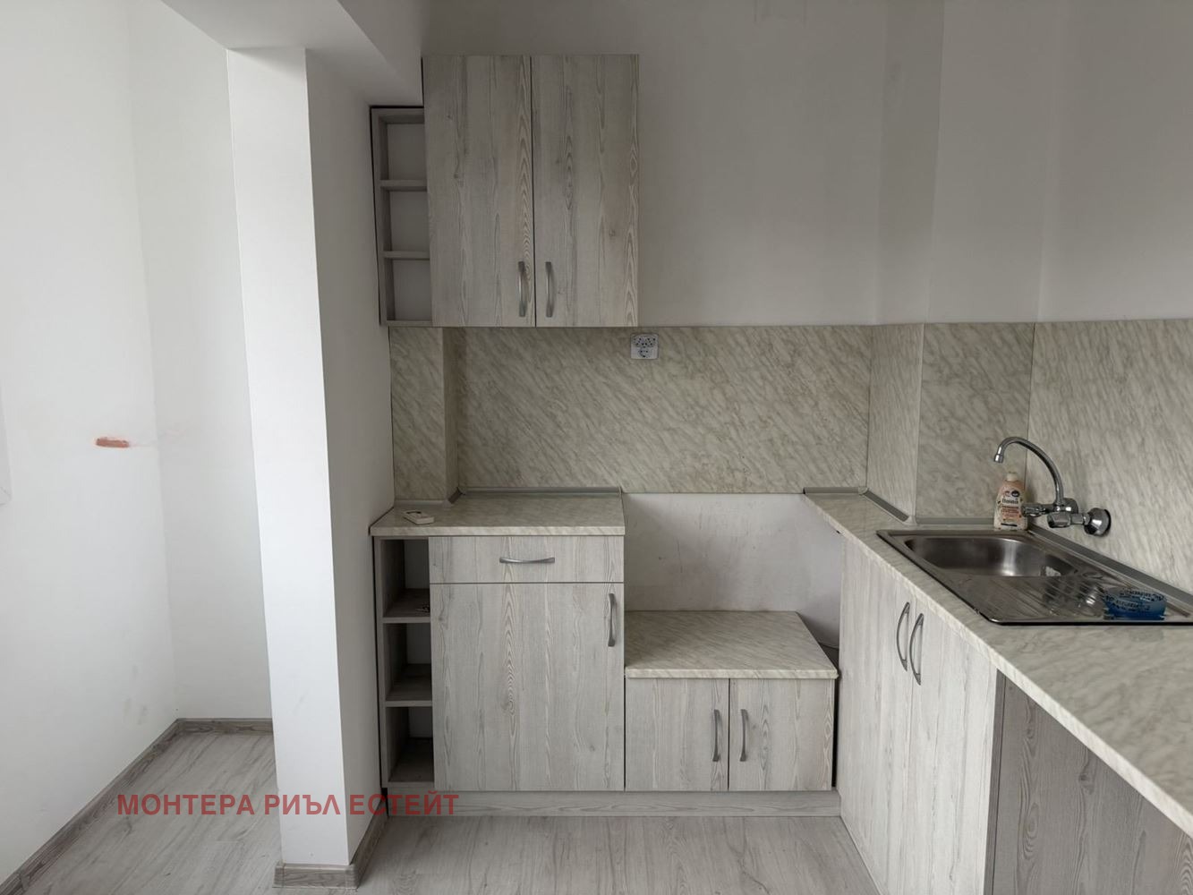 Продава 3-СТАЕН, гр. Варна, Завод Дружба