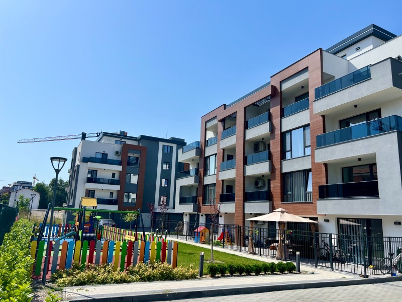 En venta  3+ dormitorios Plovdiv , Otdij i kultura , 174 metros cuadrados | 86077920