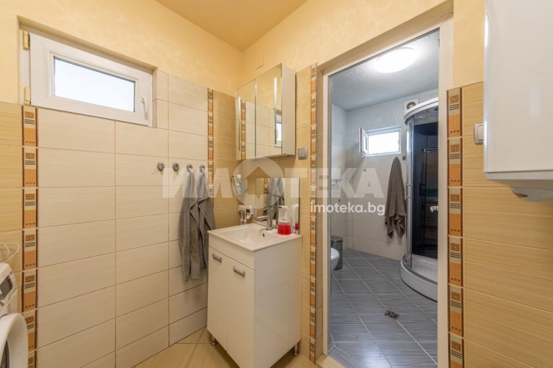 Продава КЪЩА, гр. Аксаково, област Варна, снимка 11 - Къщи - 51920292