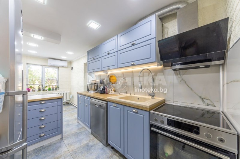 Продава КЪЩА, гр. Аксаково, област Варна, снимка 13 - Къщи - 51920292