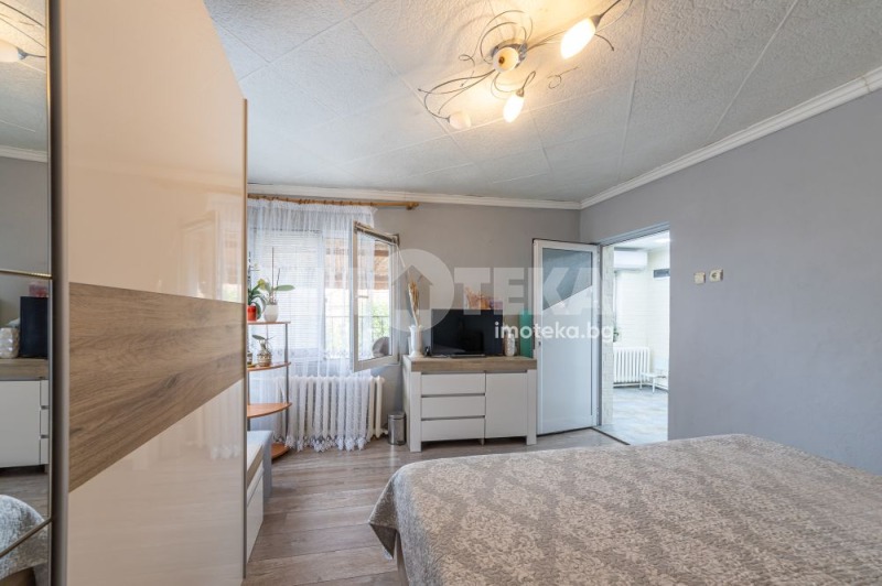 Продава КЪЩА, гр. Аксаково, област Варна, снимка 10 - Къщи - 51920292