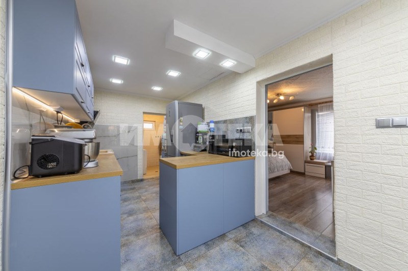 Продава КЪЩА, гр. Аксаково, област Варна, снимка 5 - Къщи - 51920292