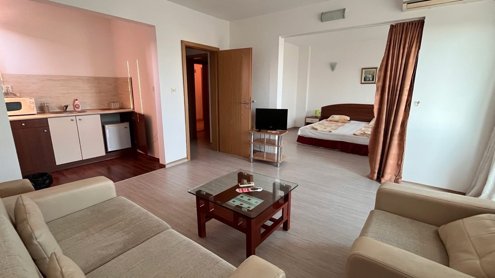 Продава ХОТЕЛ, гр. Приморско, област Бургас, снимка 12 - Хотели - 54117666