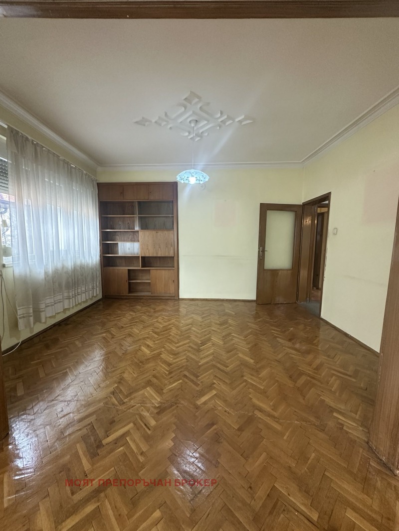 Продава ЕТАЖ ОТ КЪЩА, гр. София, Подуяне, снимка 8 - Етаж от къща - 52291667