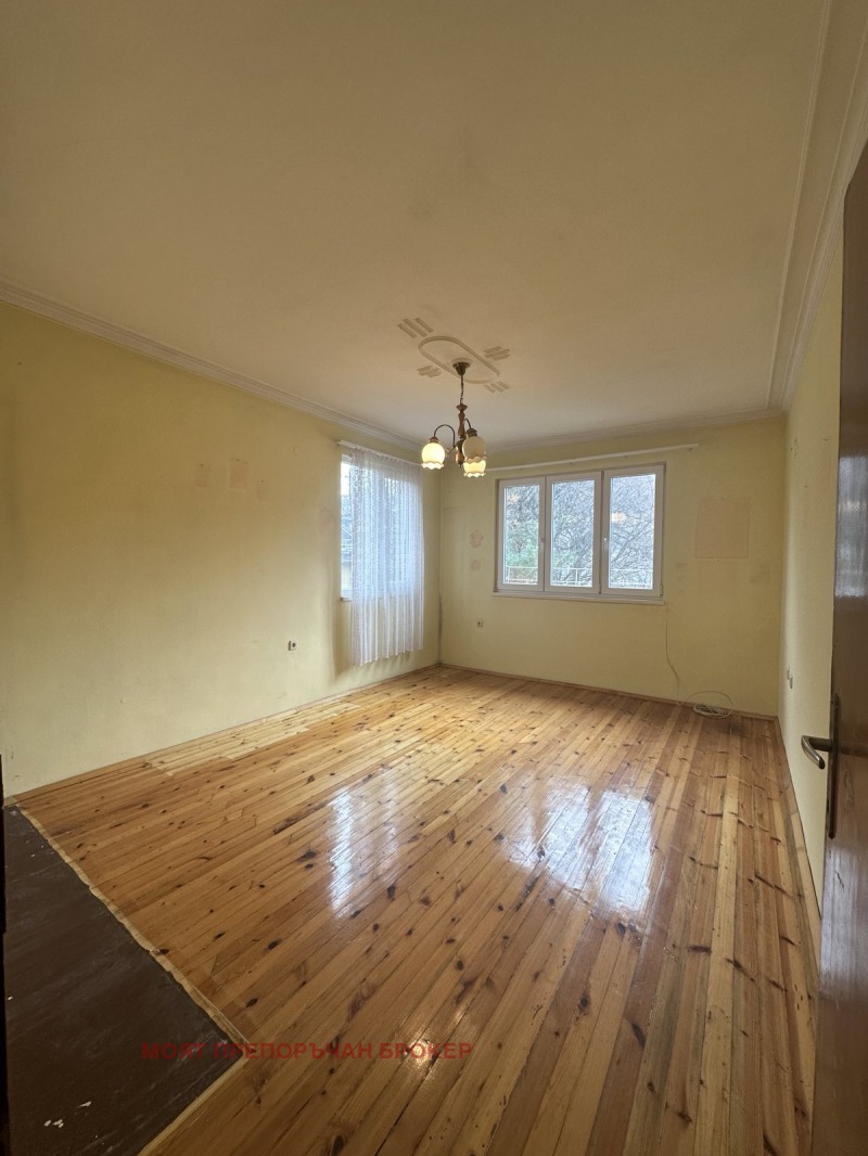 Продава ЕТАЖ ОТ КЪЩА, гр. София, Подуяне, снимка 3 - Етаж от къща - 52291667