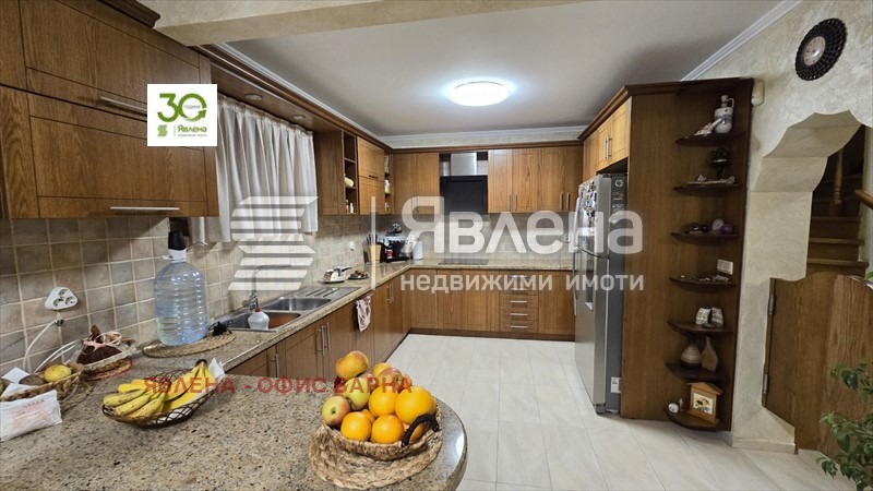 Продава КЪЩА, гр. Варна, Изгрев, снимка 9 - Къщи - 48437759