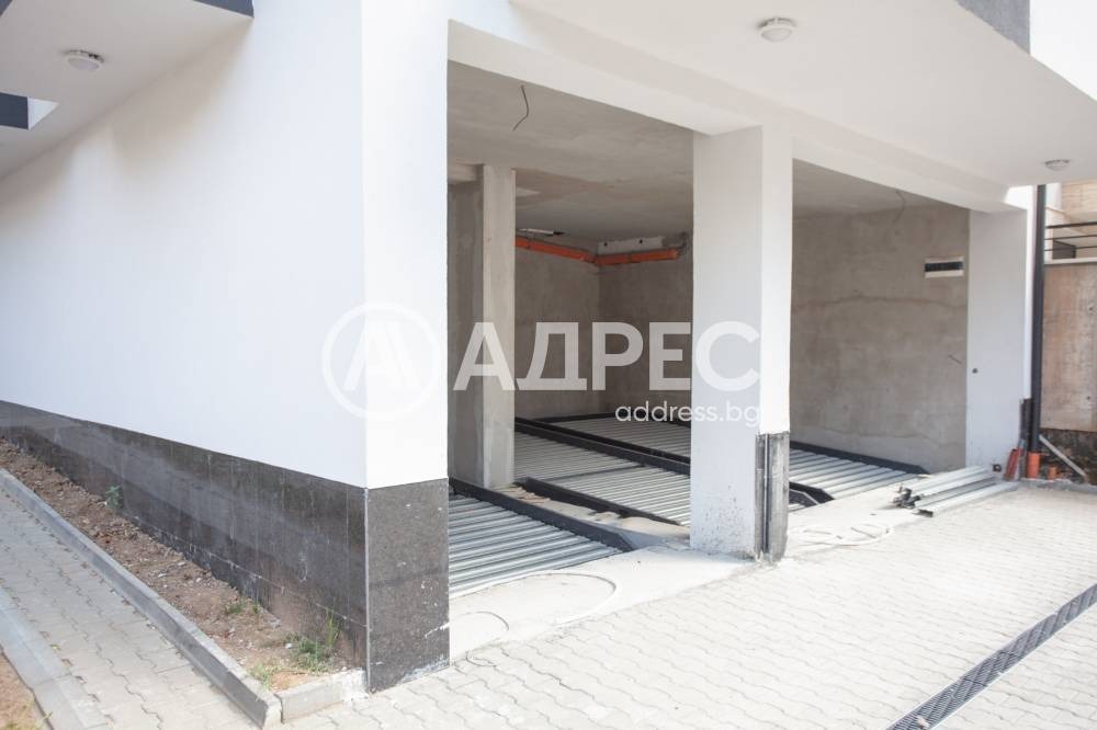 Продава ГАРАЖ, ПАРКОМЯСТО, гр. София, Център, снимка 2 - Гаражи и паркоместа - 55474612
