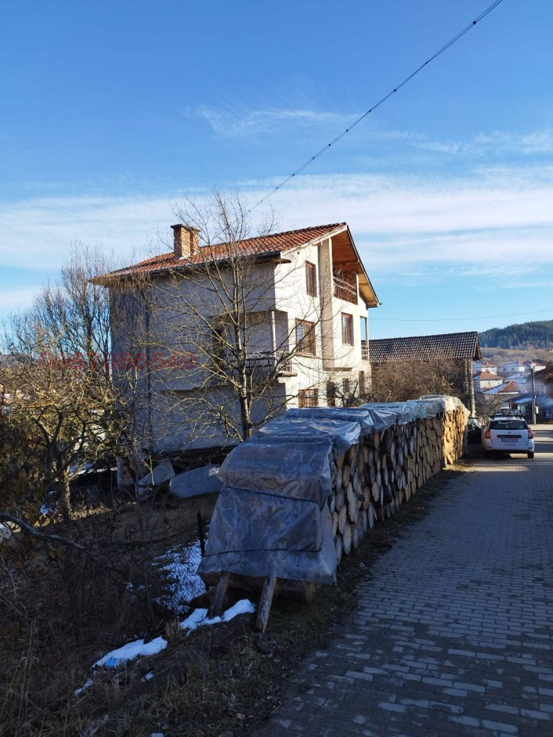 Продава КЪЩА, с. Сатовча, област Благоевград, снимка 2 - Къщи - 52752513