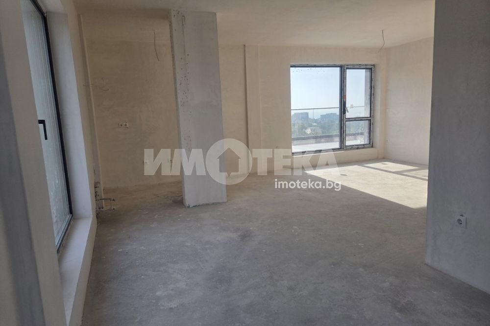 Продава 3-СТАЕН, гр. Варна, Левски 1