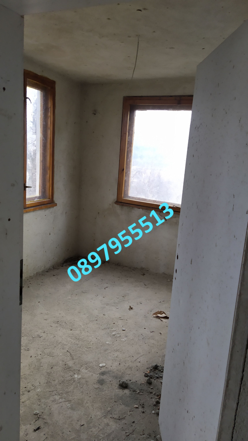 Продава КЪЩА, с. Лобош, област Перник, снимка 9 - Къщи - 53527738