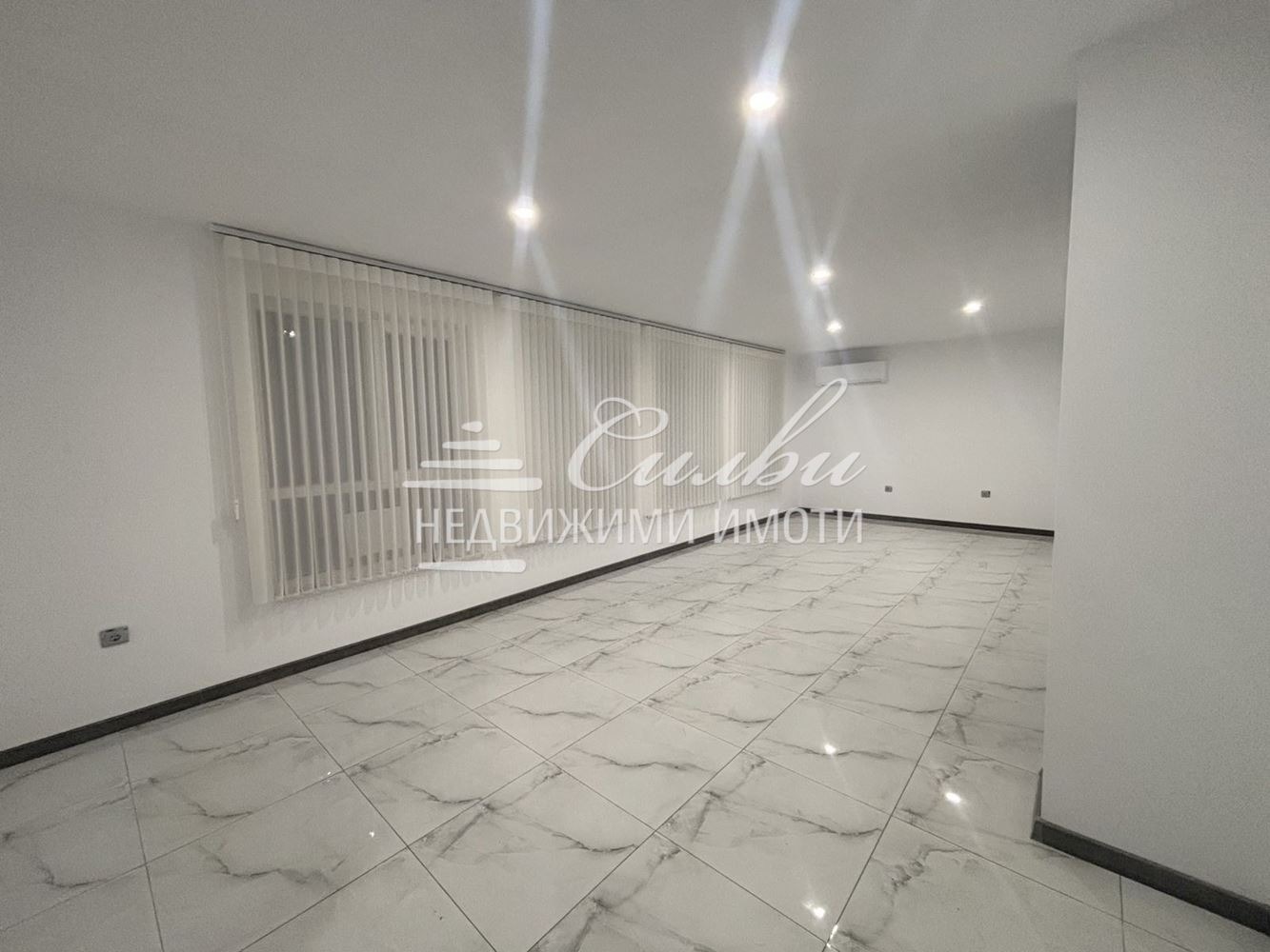 Продава ОФИС, гр. Шумен, Център, снимка 2 - Офиси - 52602433