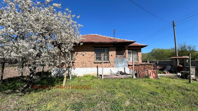 Продава  Къща, област Пловдив, с. Искра • 20 000 EUR • ID 99279884 — holmes.bg - [1] 