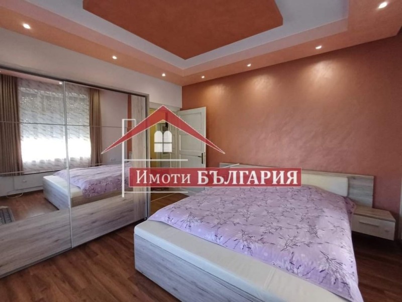 Продава КЪЩА, гр. Карлово, област Пловдив, снимка 9 - Къщи - 48031214