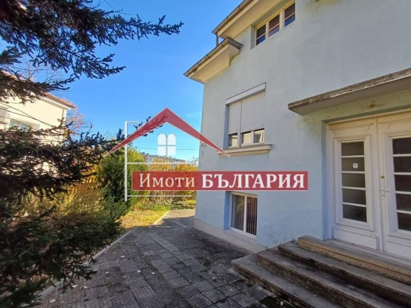 Продава КЪЩА, гр. Карлово, област Пловдив, снимка 2 - Къщи - 48031214