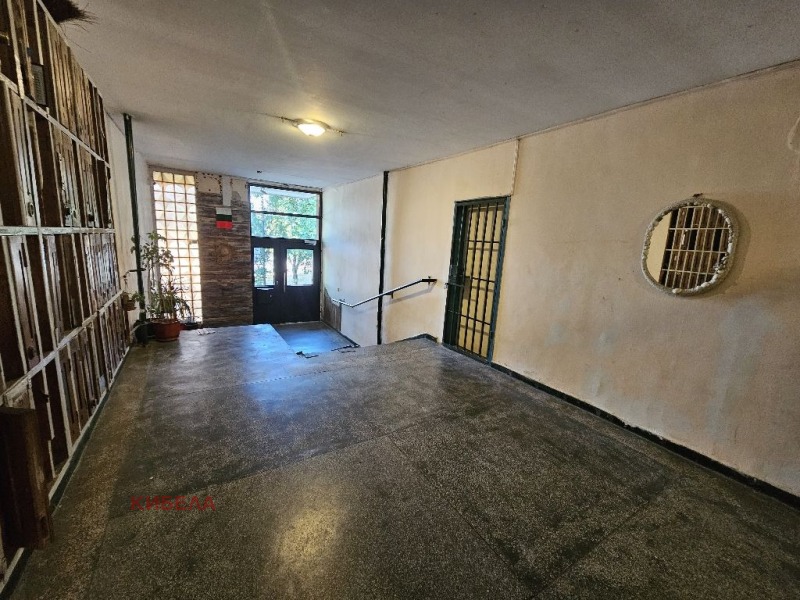 Продава  2-стаен град София , Света Троица , 67 кв.м | 93837690 - изображение [15]