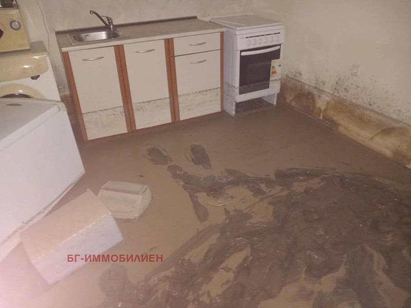 Продава КЪЩА, с. Сираково, област Враца