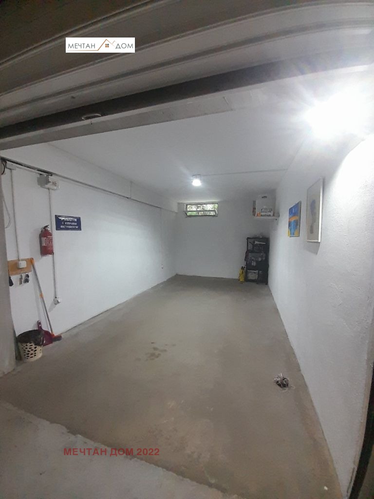 Продава  Гараж, паркомясто, град Русе, Родина 1 • 22 000 EUR • ID 77600002 — holmes.bg - [1] 