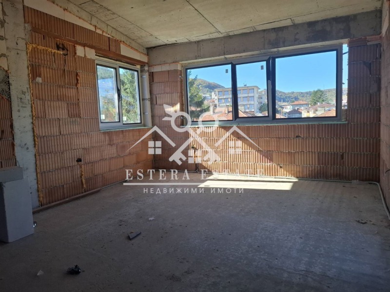 Продава 3-СТАЕН в град Шумен, Център - 113 кв.м / 165 500 € » 323 689.87 лв., ЕСТЕРА ЕСТЕЙТ