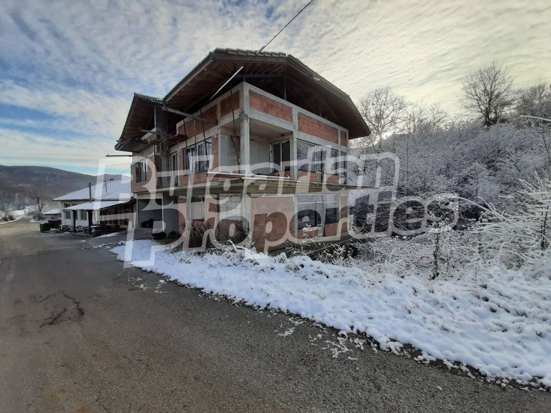 Продава КЪЩА в област Велико Търново, с. Каменари - 240 кв.м / 106 000 € » 207 317.98 лв., БЪЛГЕРИАН ПРОПЕРТИС