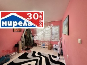 Huis Obelja, Sofia 8
