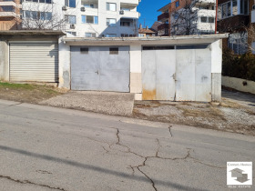 Garagem Akaciia, Veliko Tarnovo 1