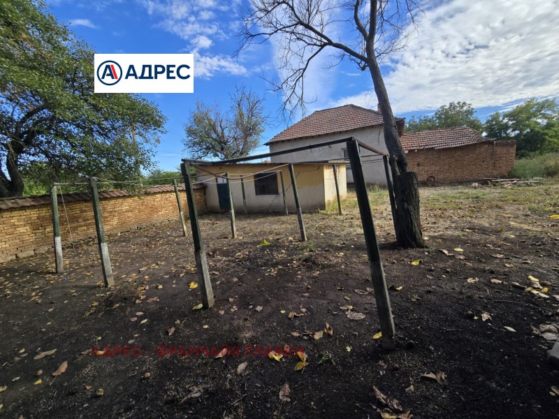 Продава КЪЩА, област Плевен, с. Обнова • 35000 € / 68454.05 лв. • 87508205 1