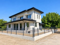 Продава  Къща град Пловдив , Остромила , 380 кв.м | 26231219