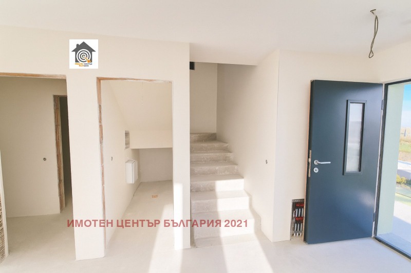 Продава КЪЩА, с. Пожарево, област София област, снимка 5 - Къщи - 52725012