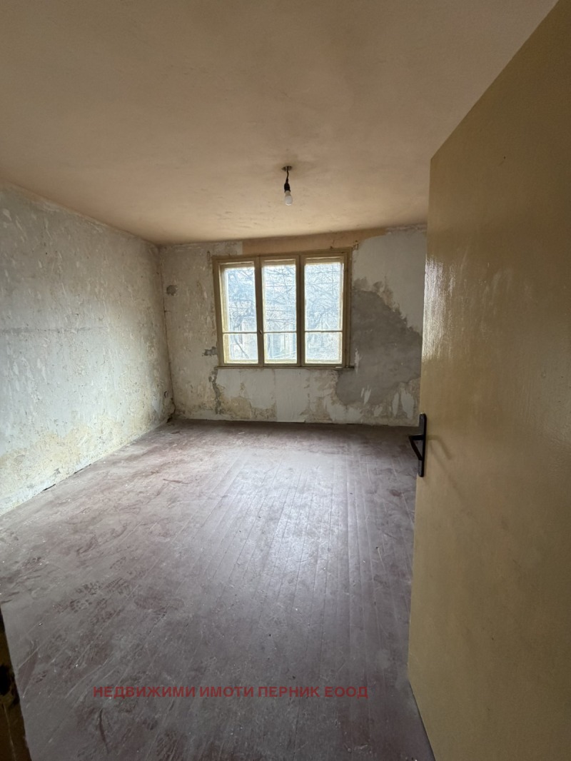 Продава КЪЩА, с. Драгичево, област Перник, снимка 2 - Къщи - 53447210