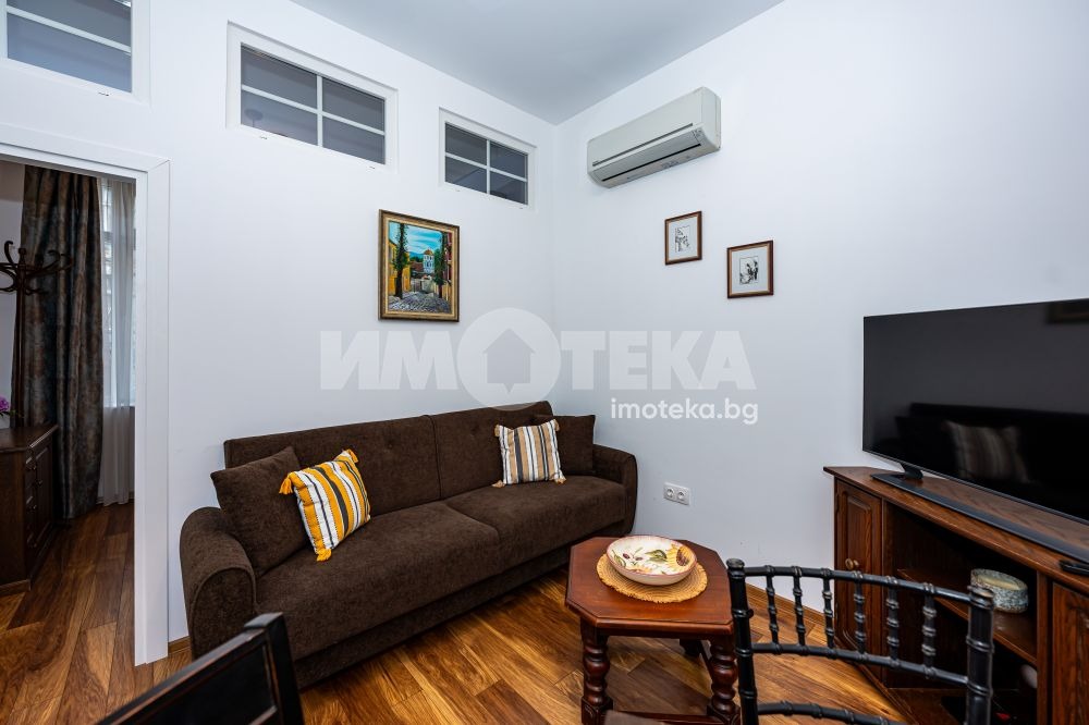 Продава ЕТАЖ ОТ КЪЩА, гр. Пловдив, Център, снимка 17 - Етаж от къща - 54744811