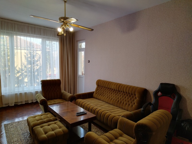 Продава  2-стаен град Перник , Център , 65 кв.м | 41397363 - изображение [2]