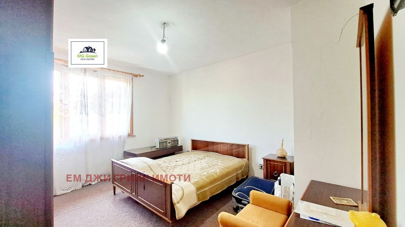 Продава  Къща област Перник , с. Ярджиловци , 275 кв.м | 56831330 - изображение [2]