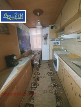 Продажба на тристайни апартаменти в град Велико Търново — страница 17 - изображение 1 